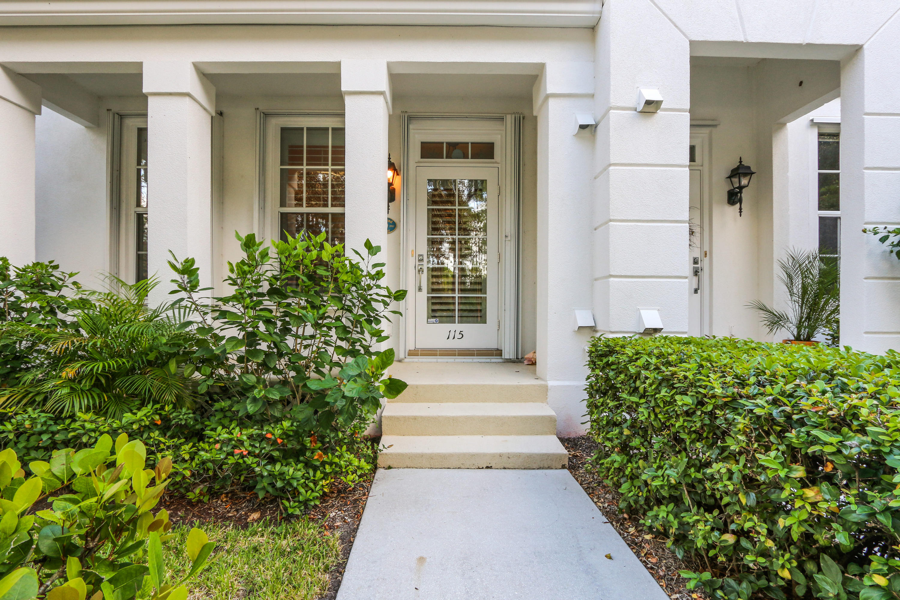 115 Andover Drive Jupiter, FL 33458 - Photo 2 of 25 Entry