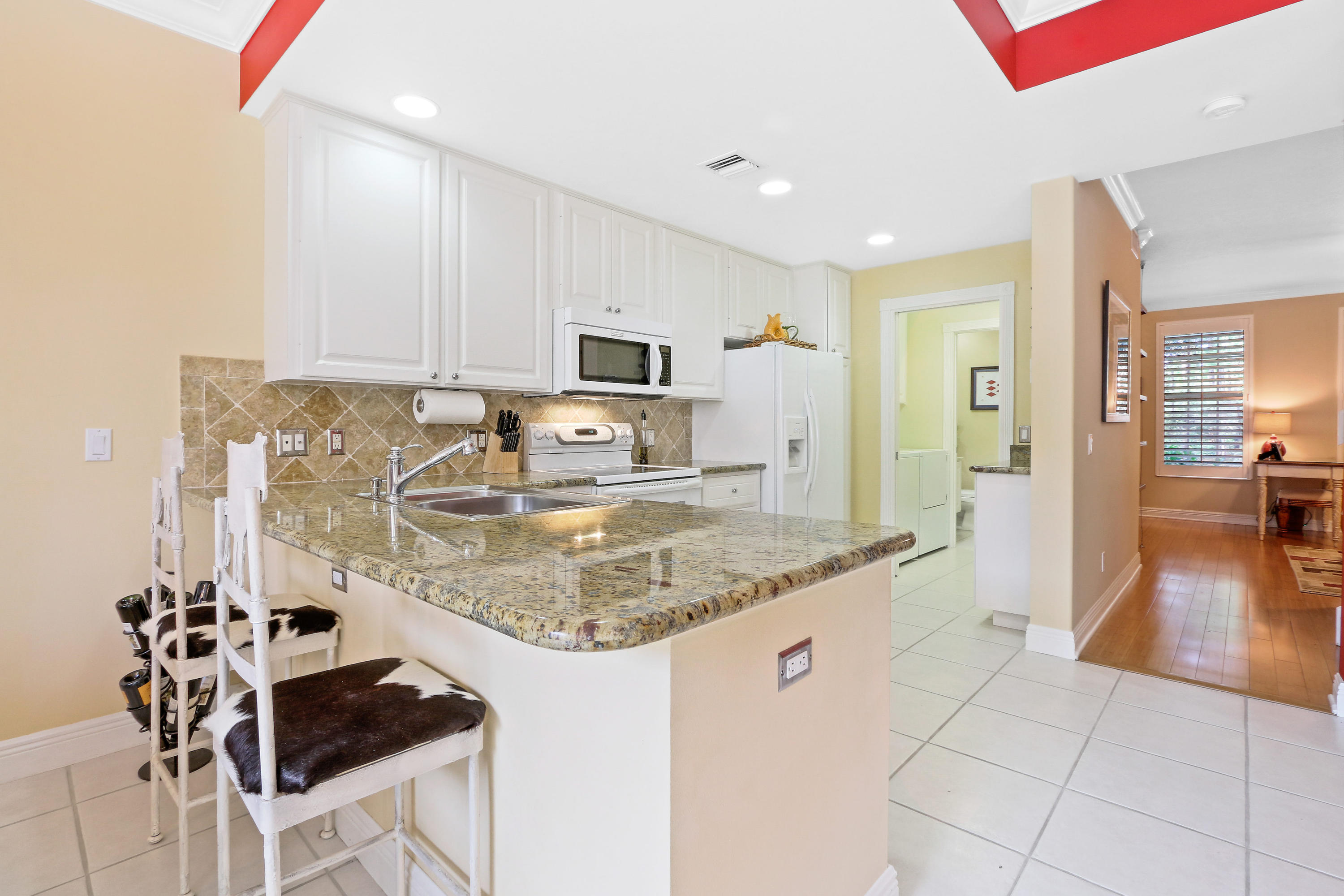 115 Andover Drive Jupiter, FL 33458 - Photo 6 of 25 Kitchen Breakfast Bar