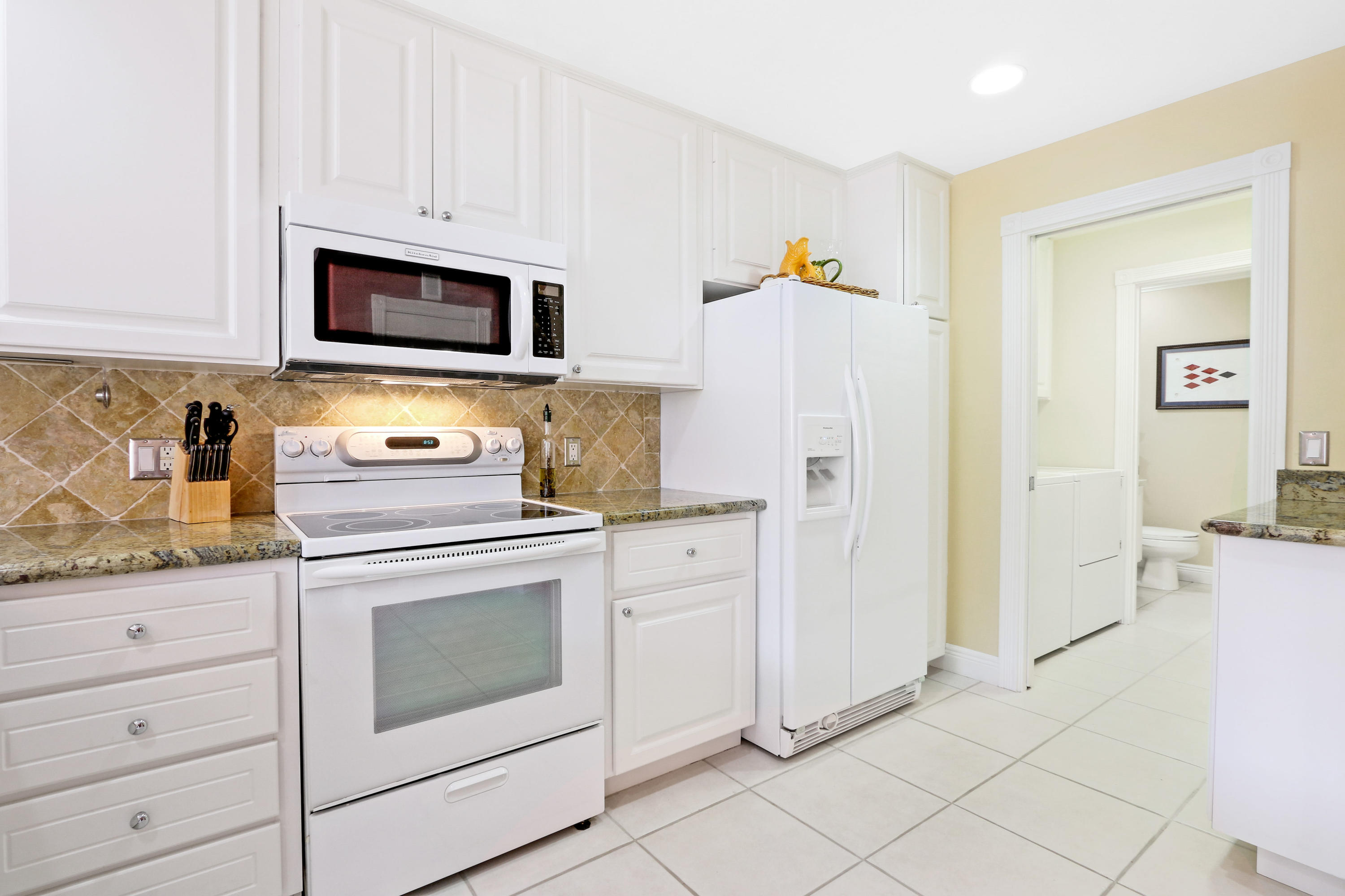 115 Andover Drive Jupiter, FL 33458 - Photo 8 of 25 Kitchen