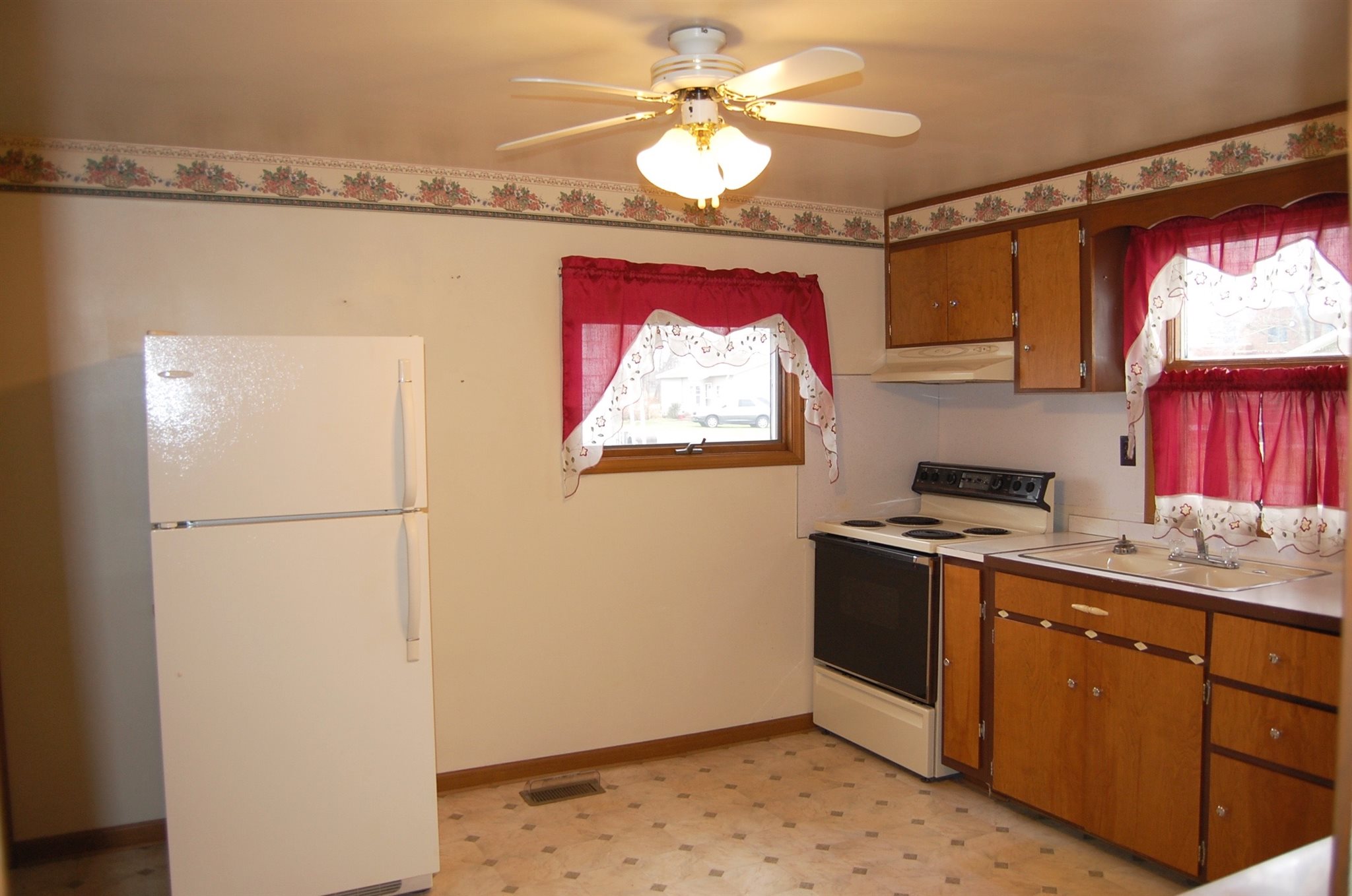 301 East Liberty Street Butler, IN 46721 - Photo 12 of 30 Gallery Image 12
