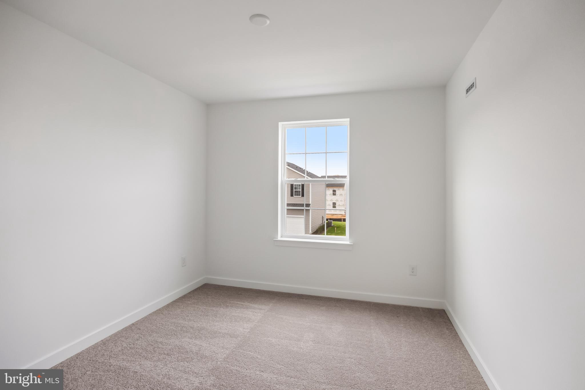 13 Inkwell Lane Sicklerville, NJ 08081 - Photo 25 of 37 an empty room with a window