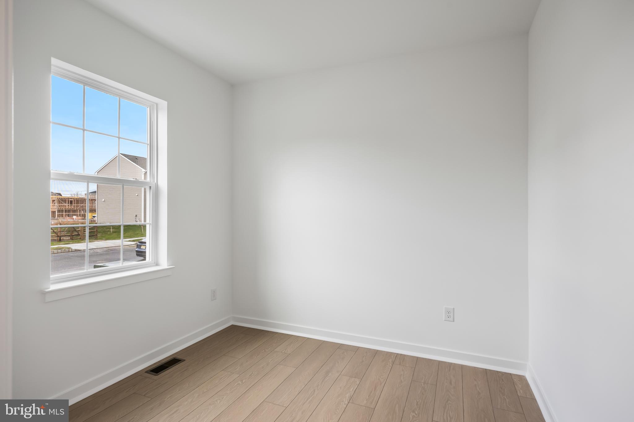 13 Inkwell Lane Sicklerville, NJ 08081 - Photo 6 of 37 an empty room with a window