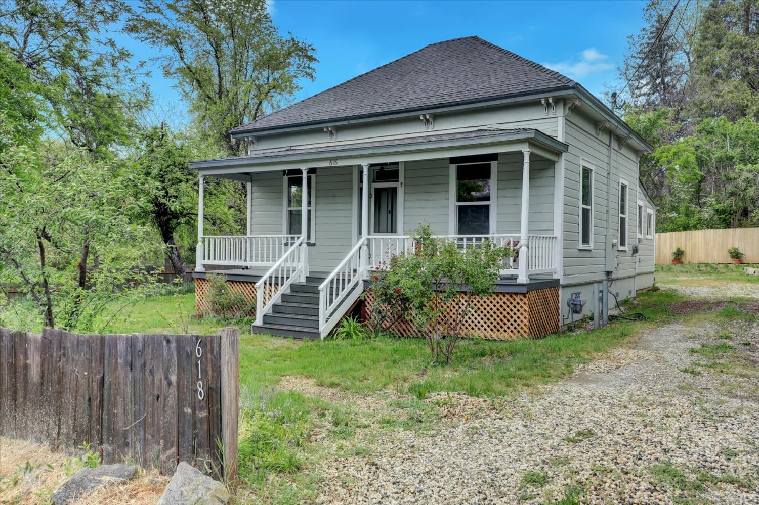 618 Walsh Street Grass Valley, CA 95945 - Photo 2 of 32 front view of a house with a yard