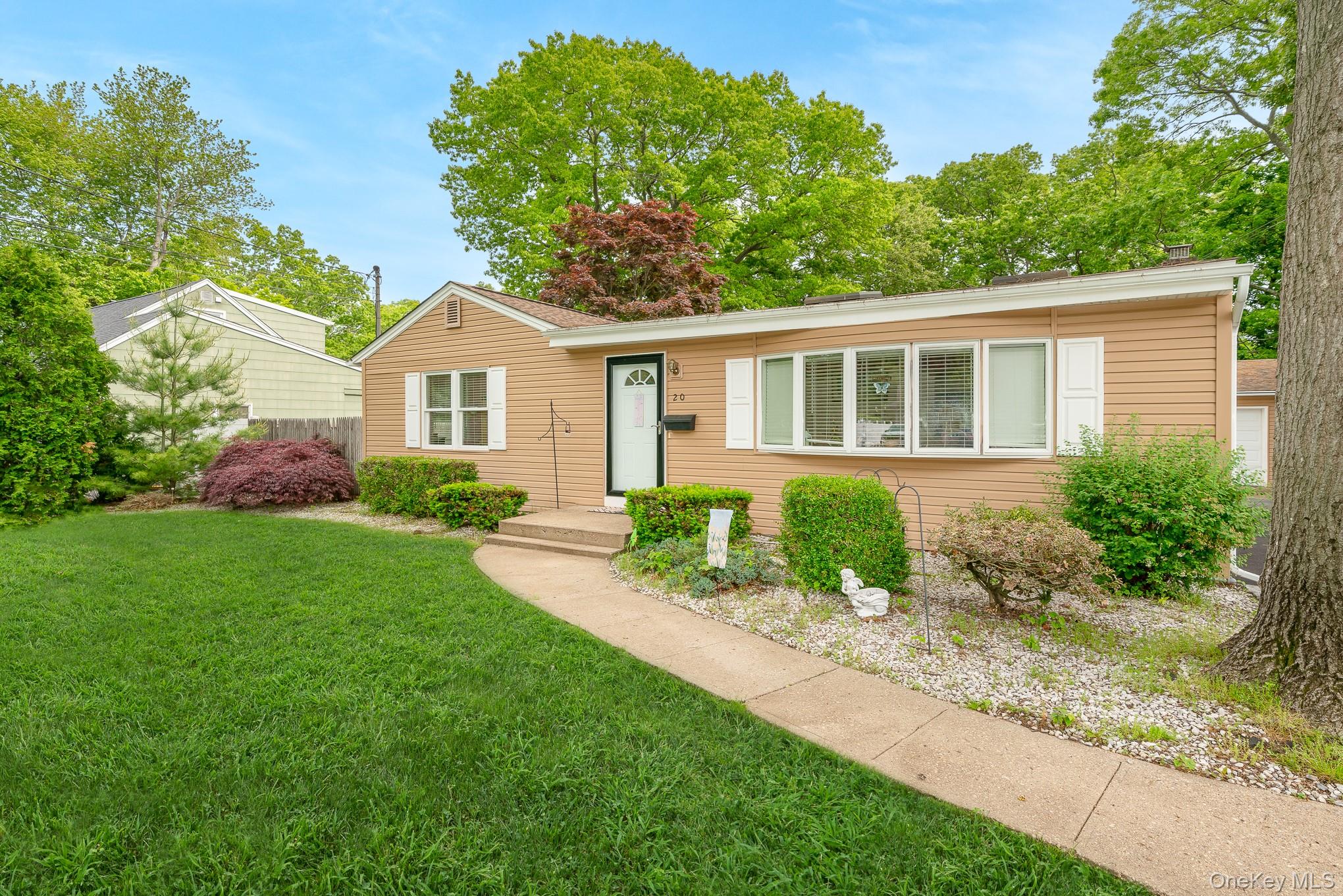 20 Amherst Street Islip, NY 11751 - Photo 1 of 29