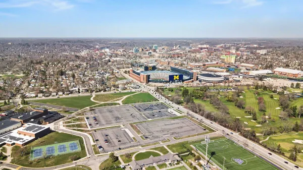 $400,000 | 233 Fieldcrest Street, Ann Arbor, MI 48103