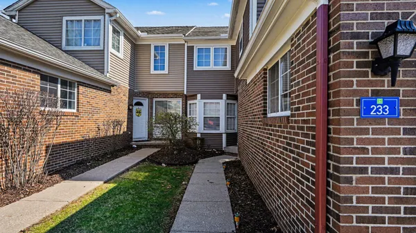 $400,000 | 233 Fieldcrest Street, Ann Arbor, MI 48103