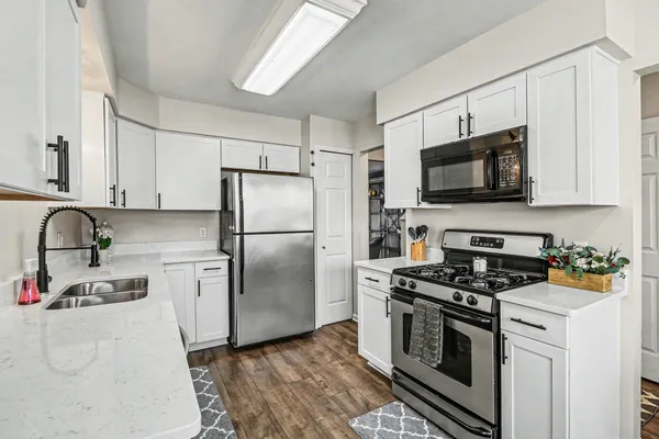 $400,000 | 233 Fieldcrest Street, Ann Arbor, MI 48103