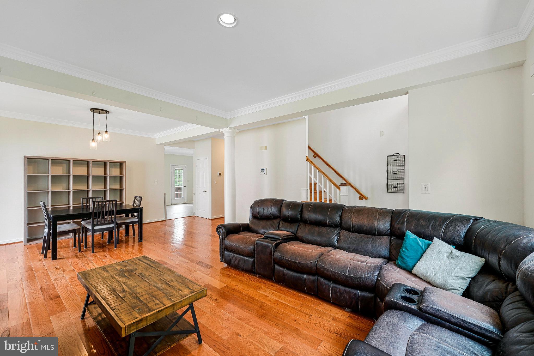 26222 Ocala Circle Chantilly, VA 20152 - Photo 15 of 74 Living Room