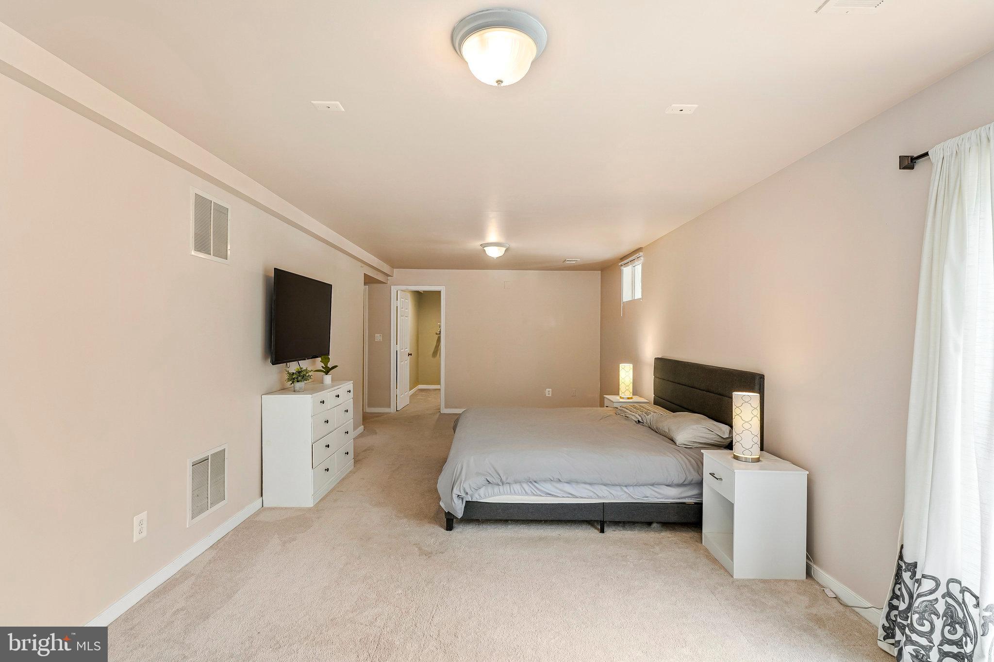 26222 Ocala Circle Chantilly, VA 20152 - Photo 57 of 74 Lower Level 5th Bedroom