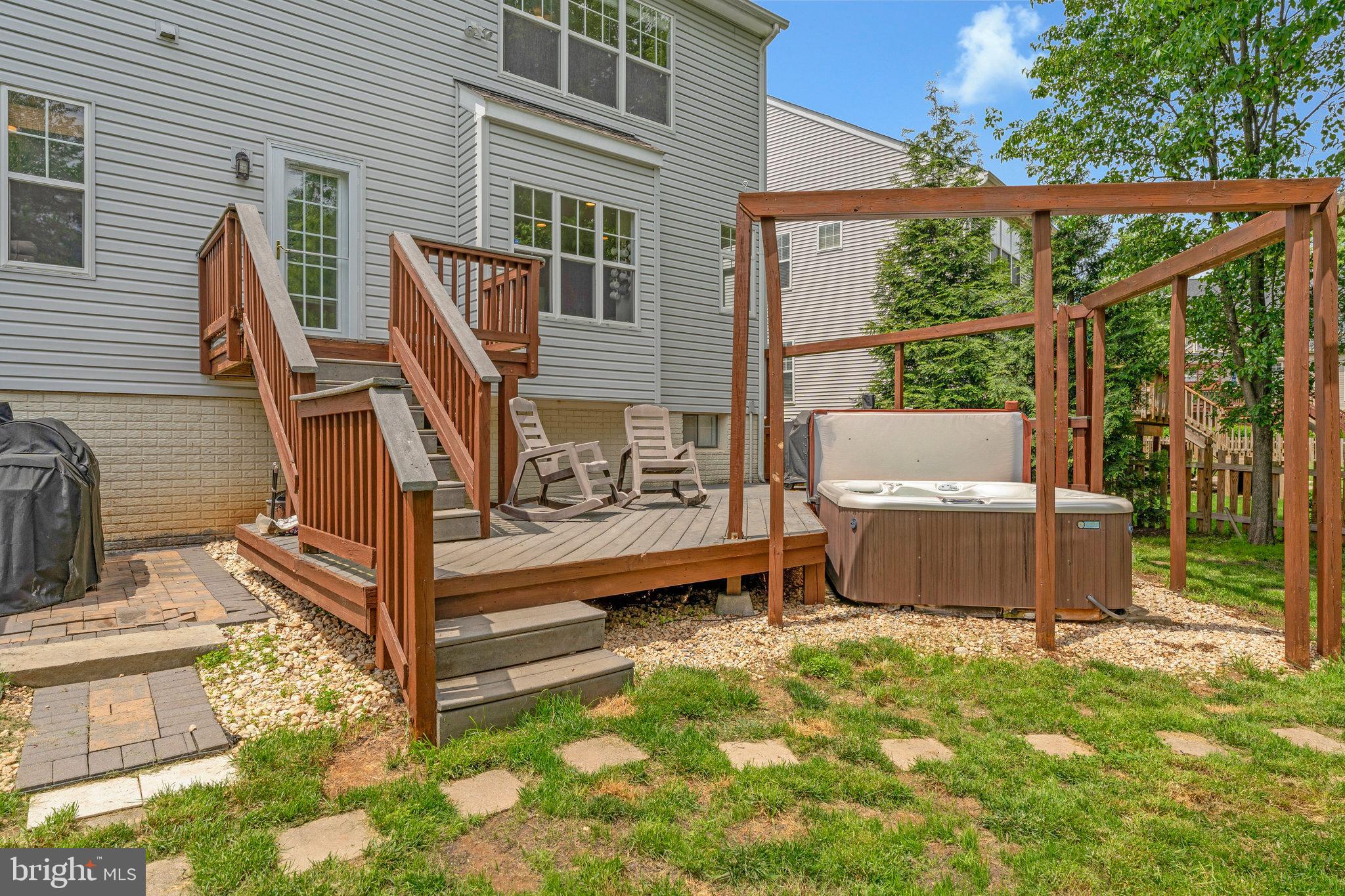 26222 Ocala Circle Chantilly, VA 20152 - Photo 68 of 74 Two Tiered Deck