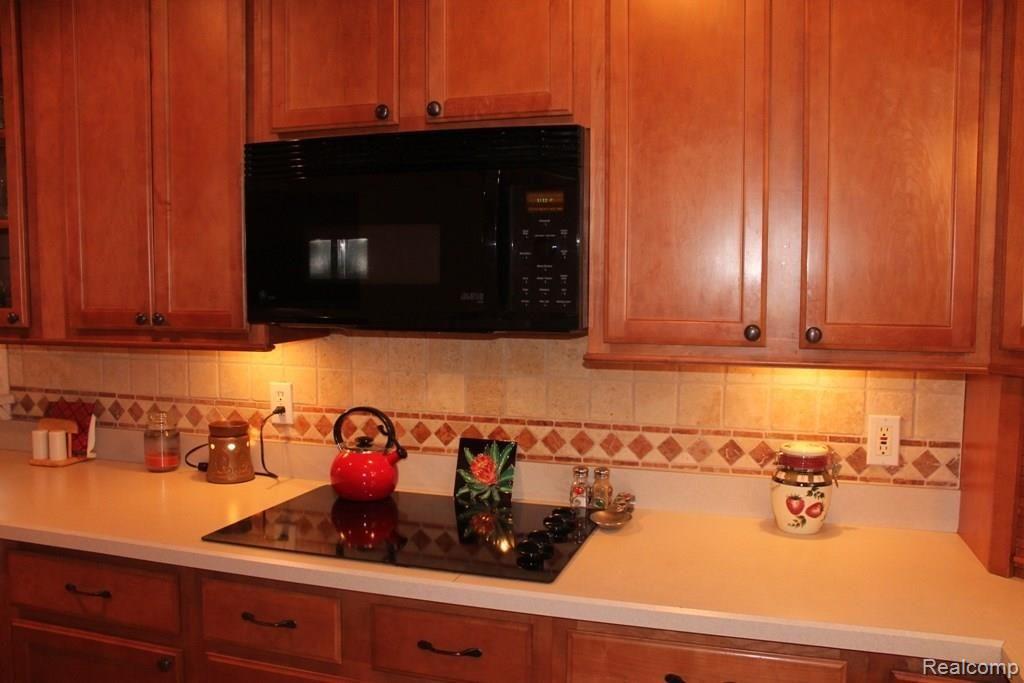 6240 Bullard Road Fenton, MI 48430 - Photo 14 of 29
