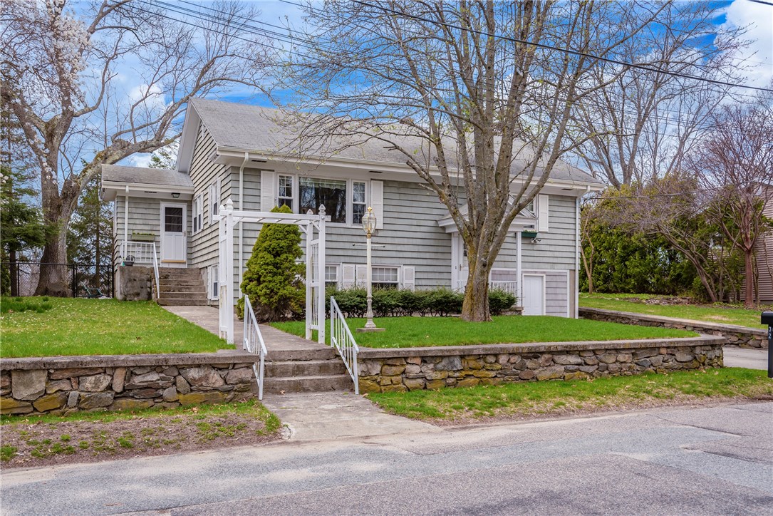 32 Arona Street Woonsocket, RI 02895 - Photo 3 of 25 Gallery Image 3