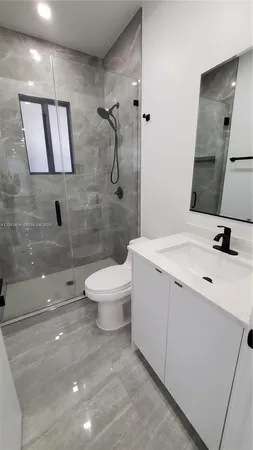 $3,000 | 40 Southwest 34th Avenue, Unit C, Miami, FL 33135