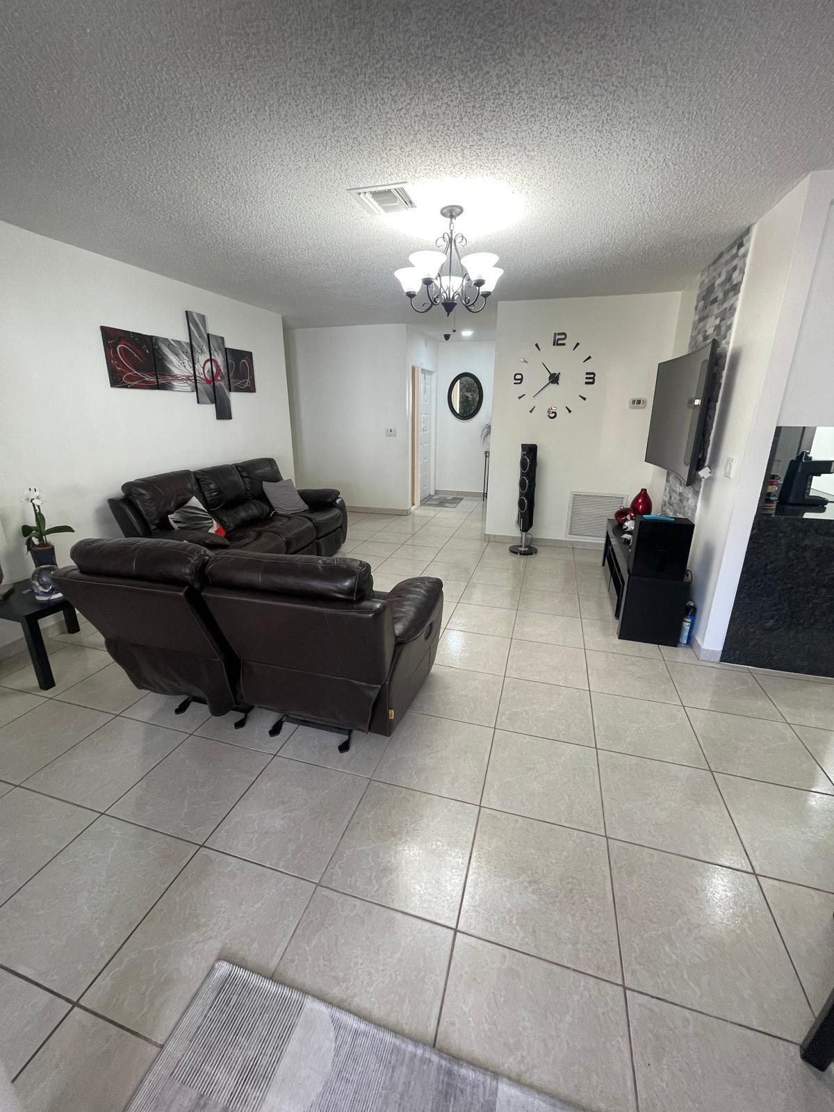 1063 Concert Way Royal Palm Beach, FL 33411 - Photo 3 of 29 IMG-20250902-WA0056