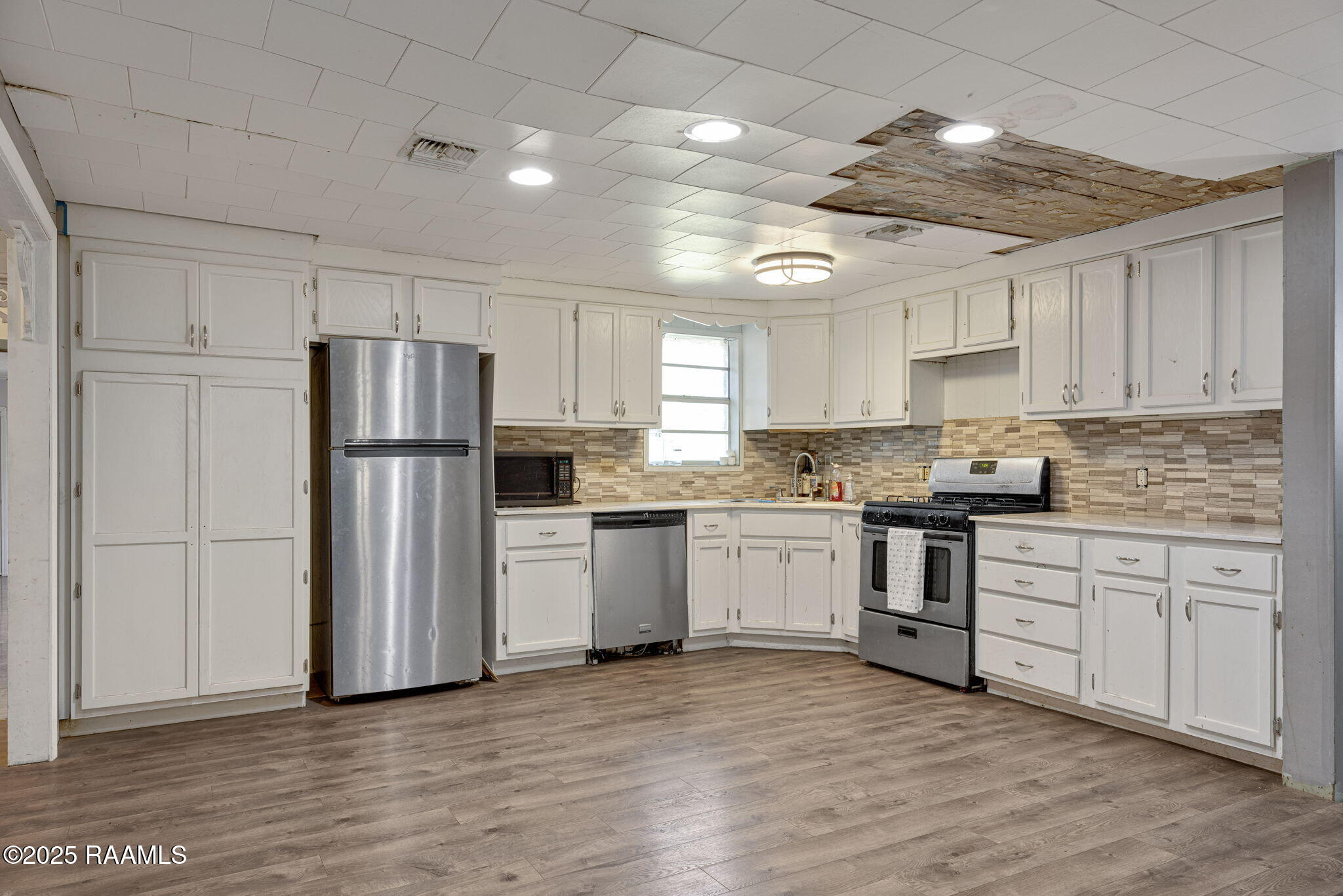 111 Maple Street New Iberia, LA 70560 - Photo 7 of 23 IMG_0490