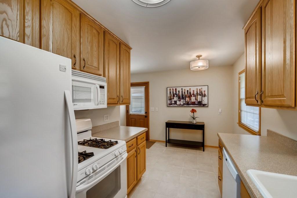 9807 Cedar Lake Road Minnetonka, MN 55305 - Photo 11 of 27