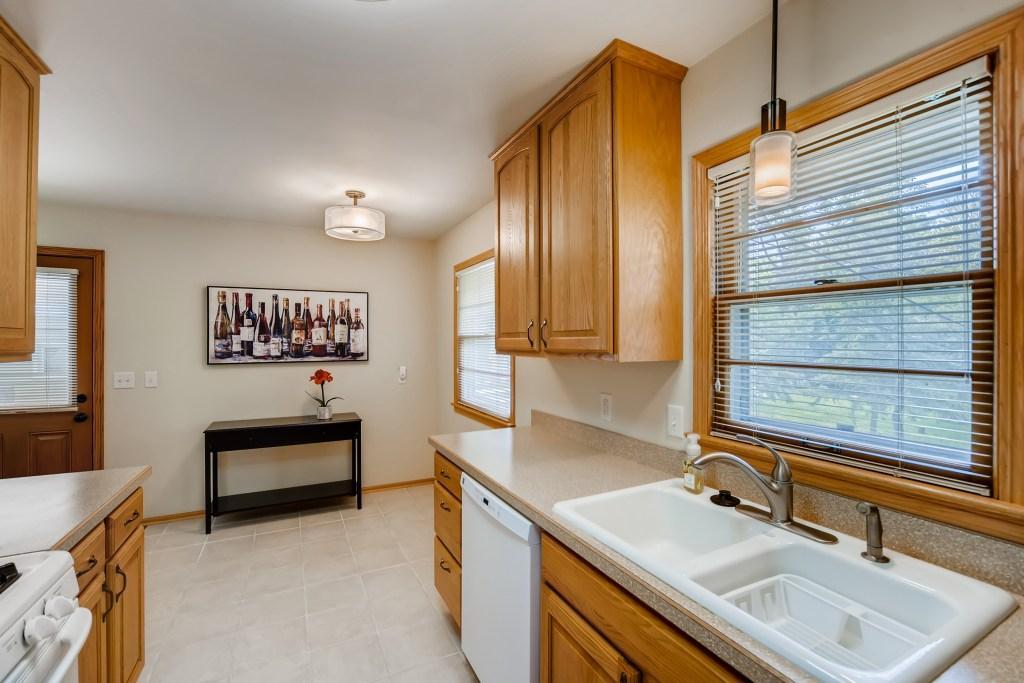 9807 Cedar Lake Road Minnetonka, MN 55305 - Photo 12 of 27