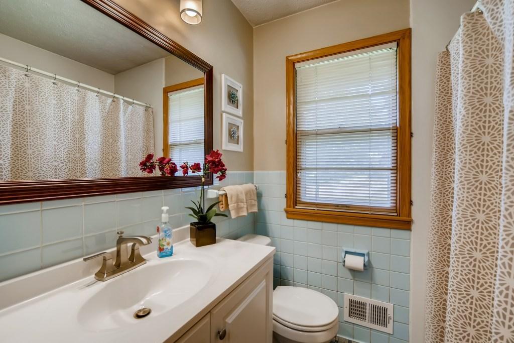 9807 Cedar Lake Road Minnetonka, MN 55305 - Photo 18 of 27