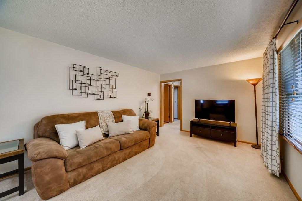 9807 Cedar Lake Road Minnetonka, MN 55305 - Photo 4 of 27