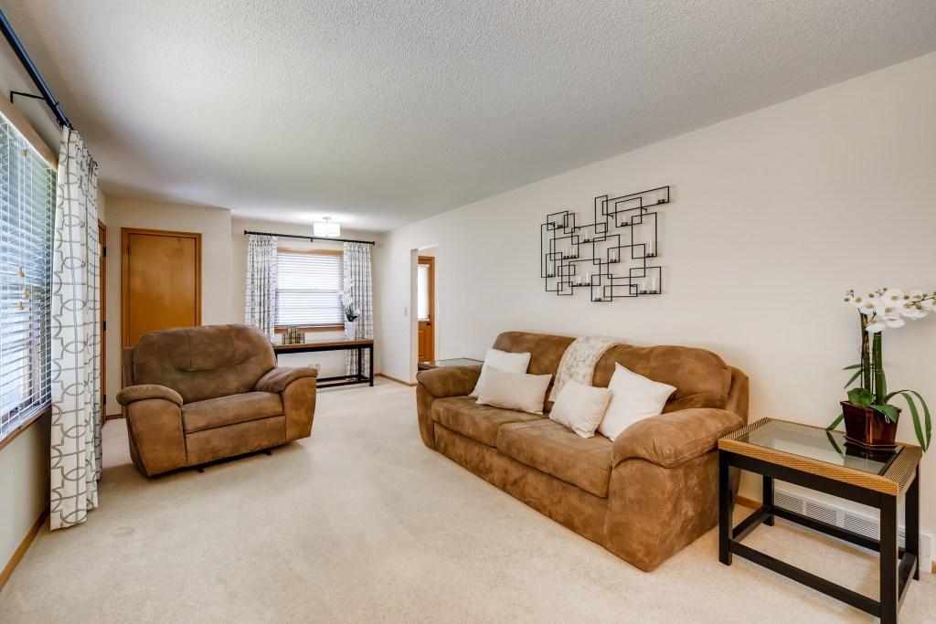 9807 Cedar Lake Road Minnetonka, MN 55305 - Photo 5 of 27