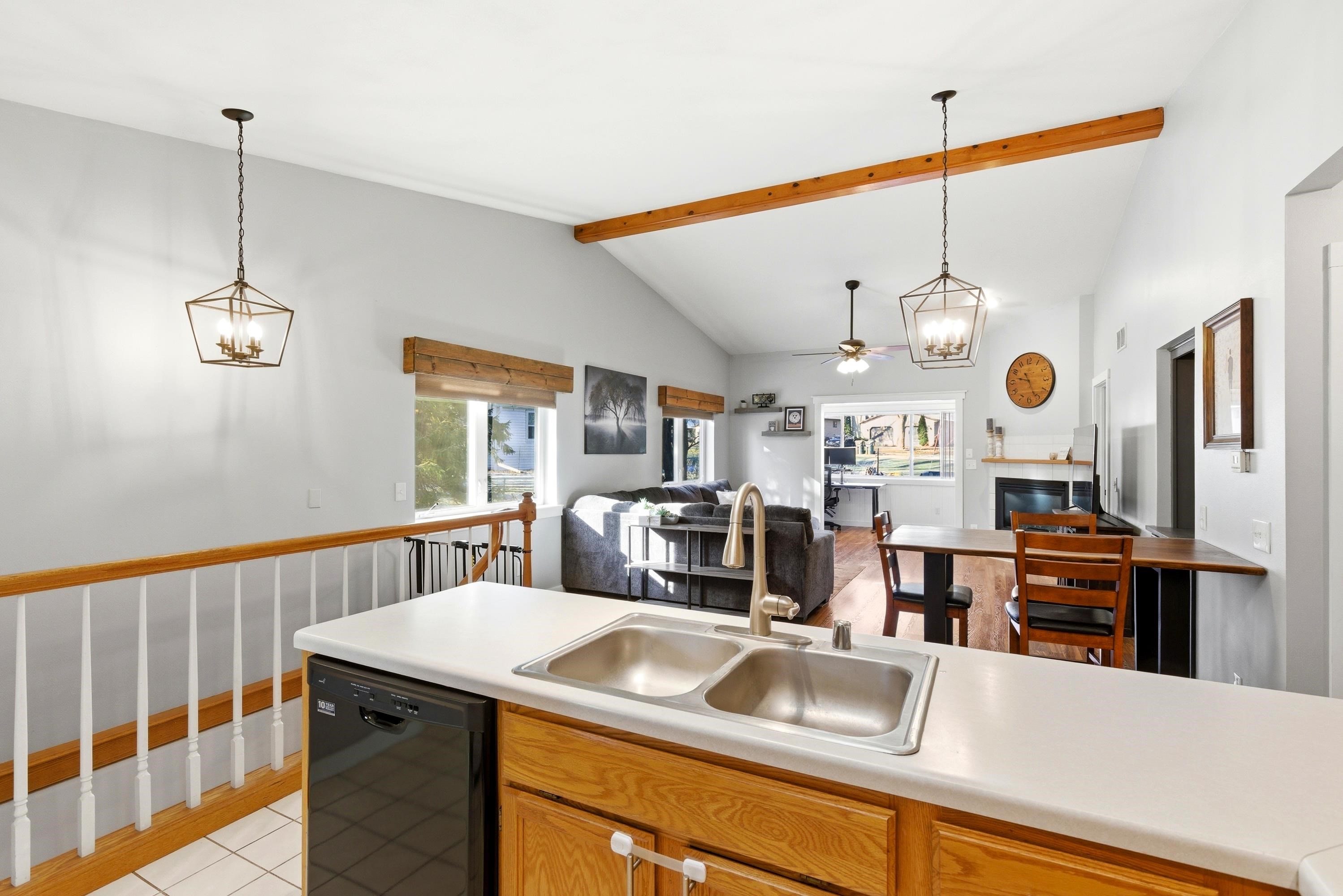 735 Athletic Way Sun Prairie, WI 53590 - Photo 6 of 36