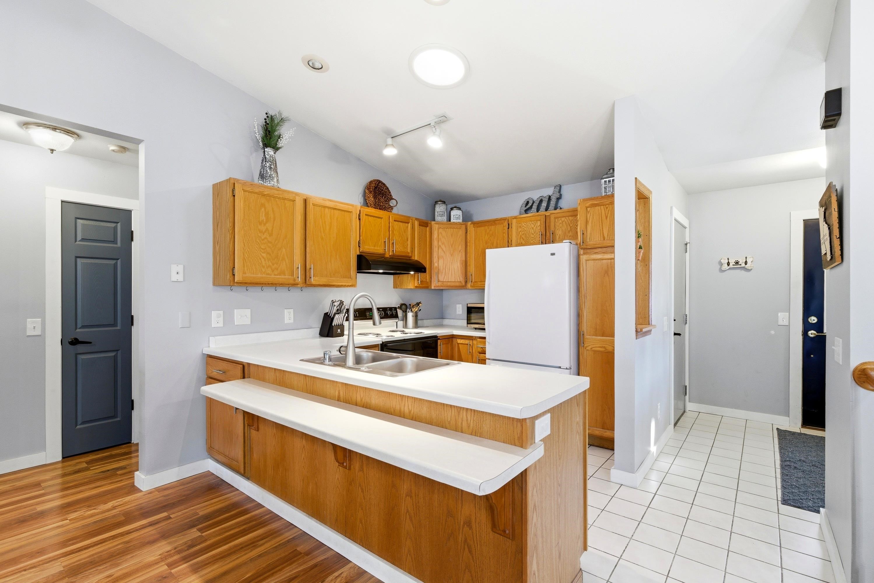 735 Athletic Way Sun Prairie, WI 53590 - Photo 7 of 36