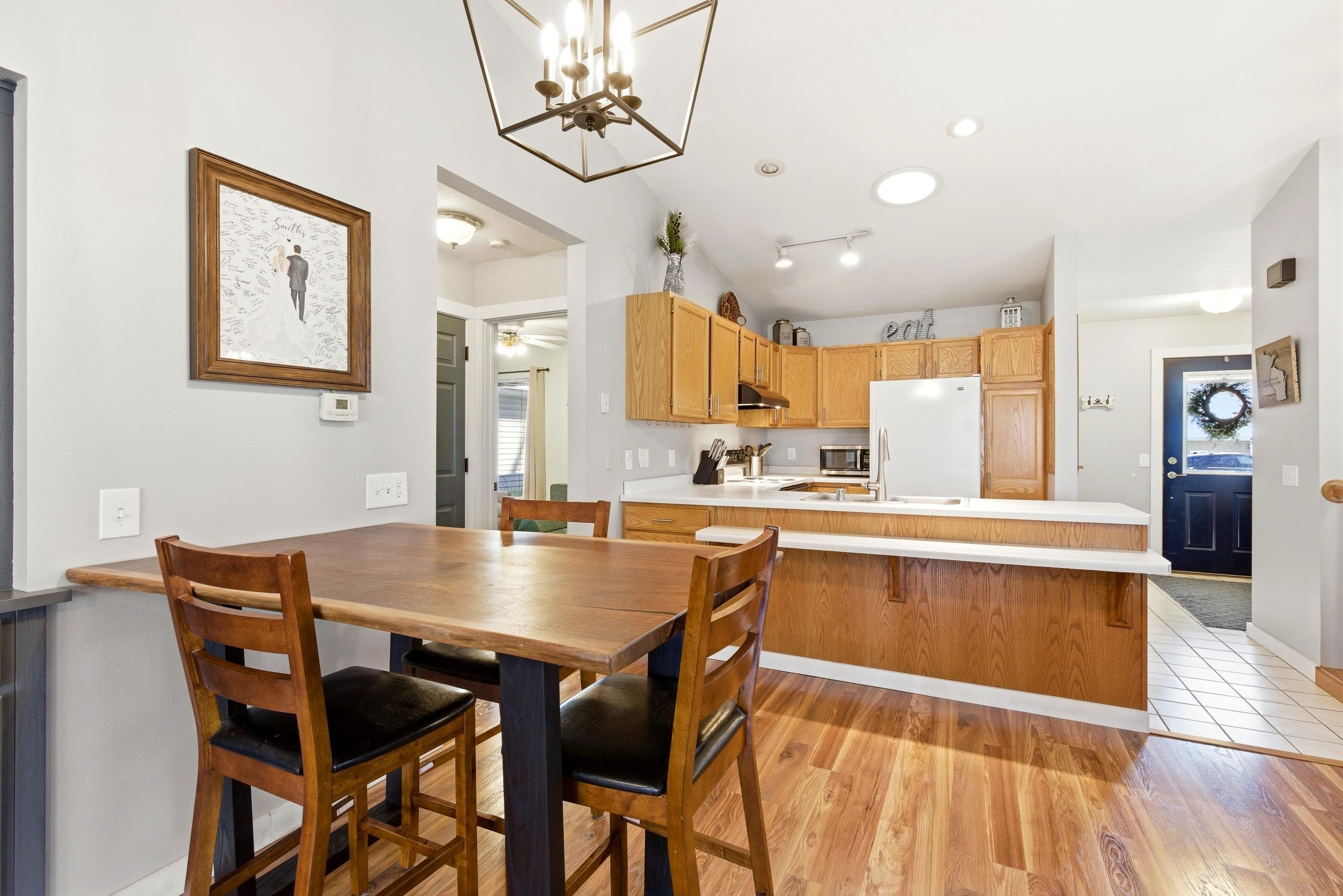 735 Athletic Way Sun Prairie, WI 53590 - Photo 10 of 36