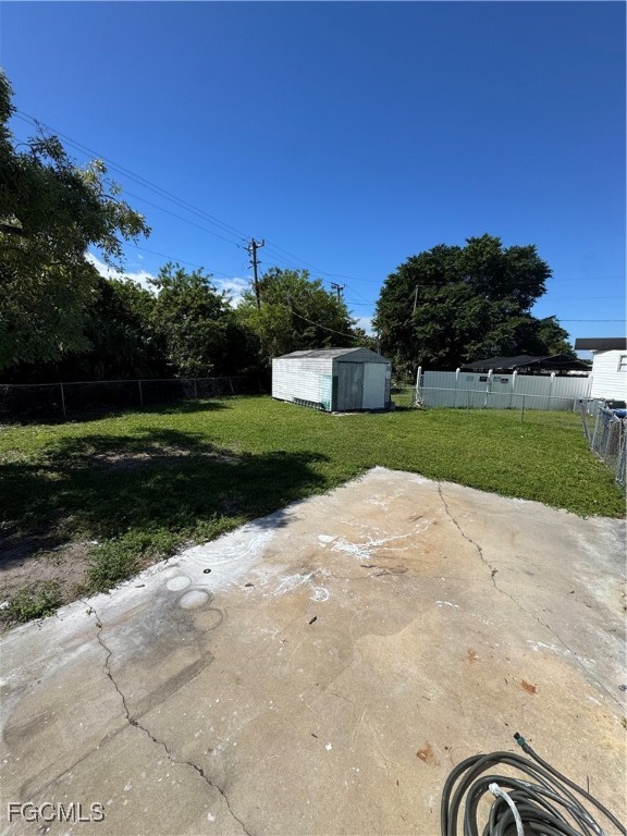 734 Midstate Loop Clewiston, FL 33440 - Photo 11 of 25 a view of a street with a yard