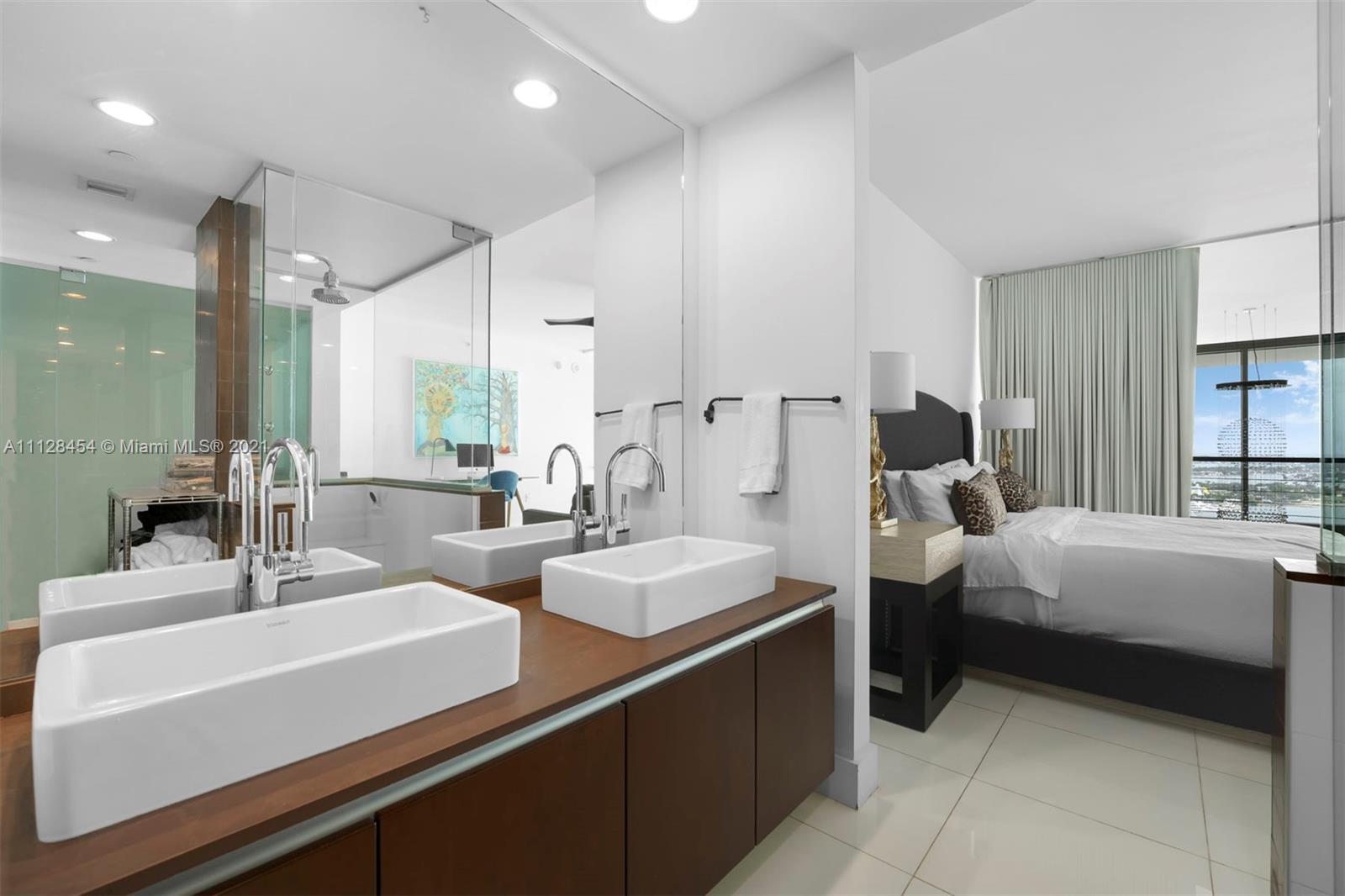 1040 Biscayne Boulevard, Unit 2402 Miami, FL 33132 - Photo 18 of 48