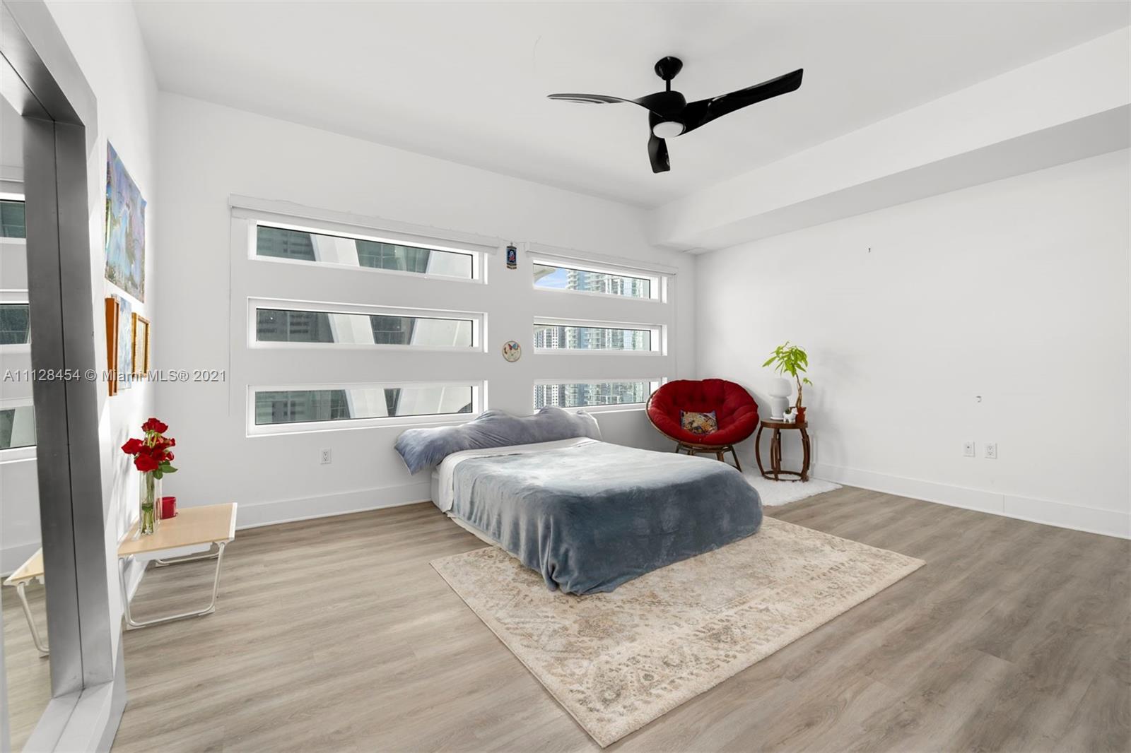 1040 Biscayne Boulevard, Unit 2402 Miami, FL 33132 - Photo 19 of 48