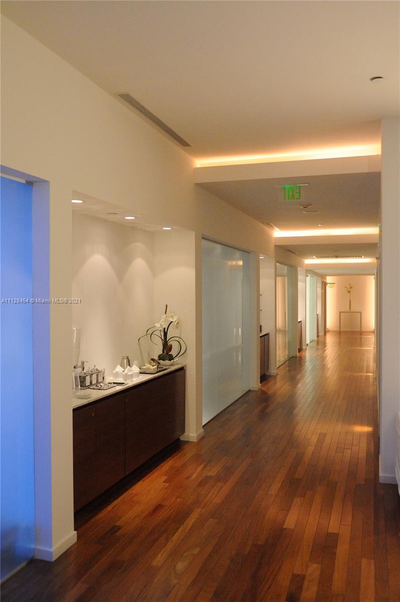 1040 Biscayne Boulevard, Unit 2402 Miami, FL 33132 - Photo 36 of 48