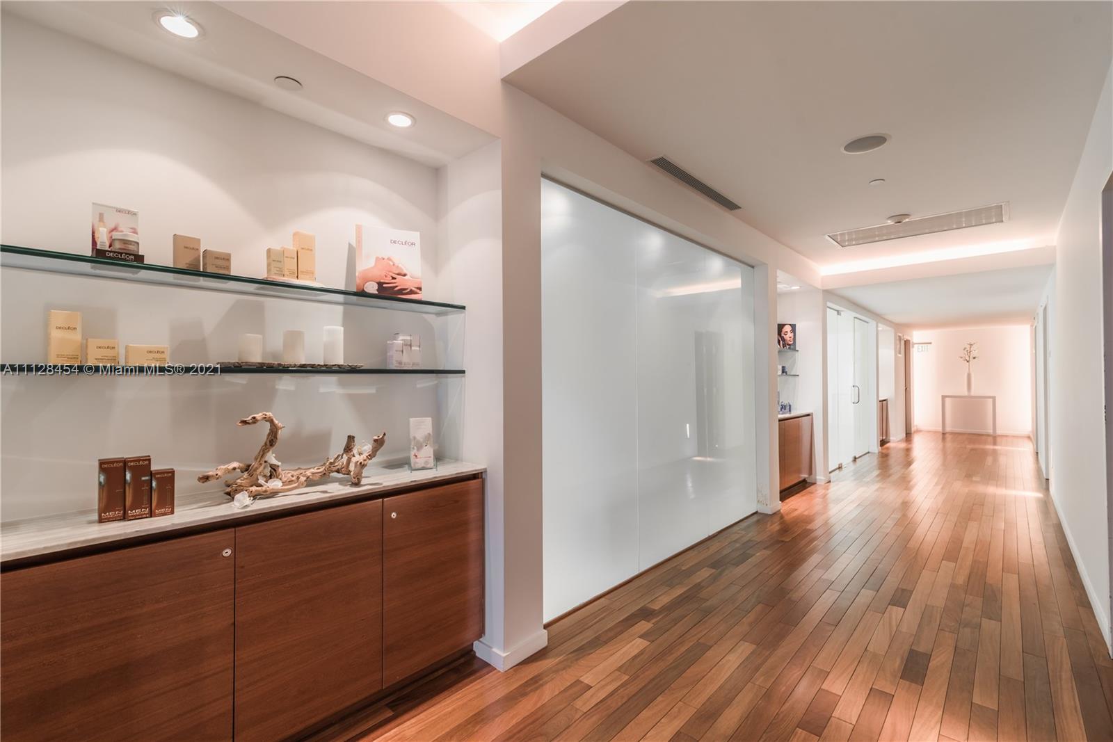 1040 Biscayne Boulevard, Unit 2402 Miami, FL 33132 - Photo 38 of 48