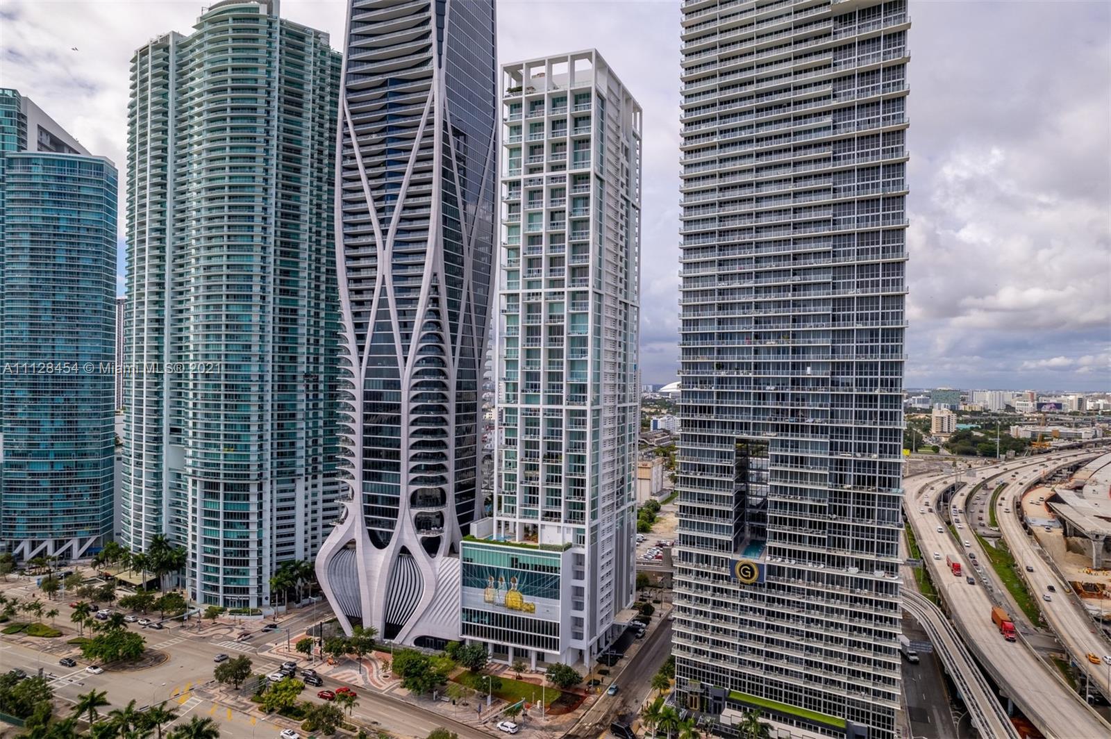 1040 Biscayne Boulevard, Unit 2402 Miami, FL 33132 - Photo 47 of 48