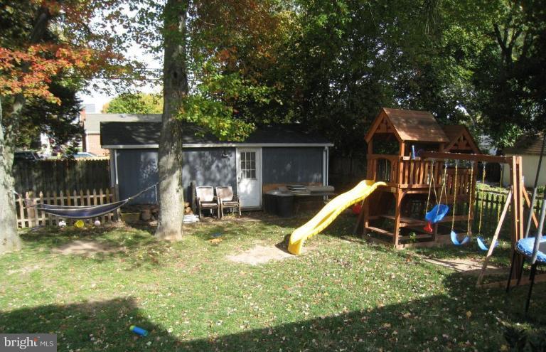 446 Shipley Road Linthicum, MD 21090 - Photo 12 of 12 Back yard