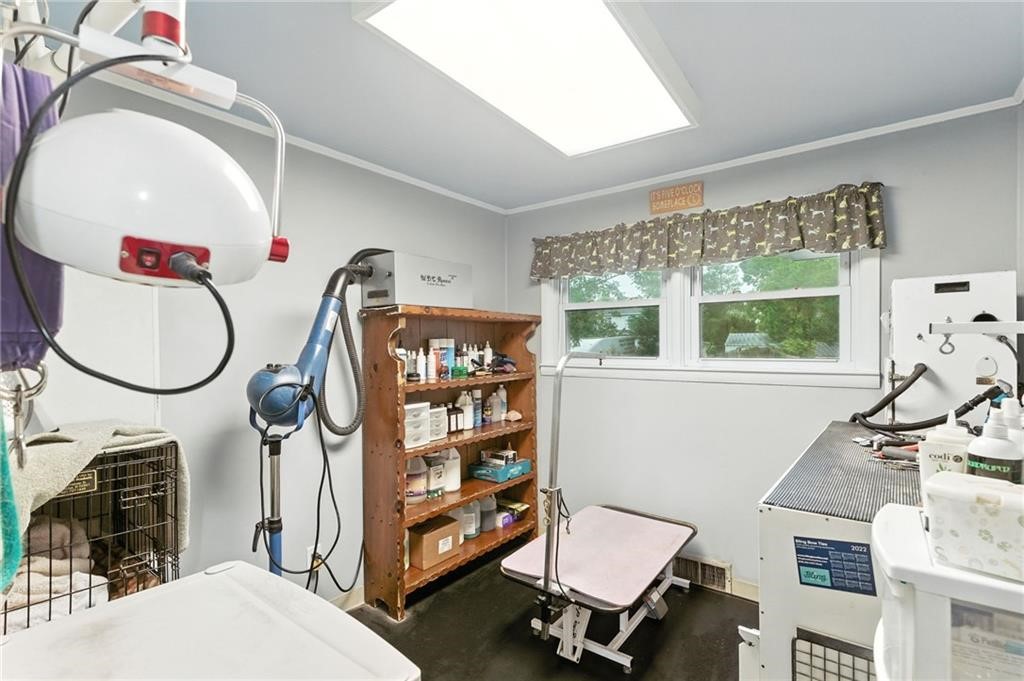 2789 Post Road Warwick, RI 02886 - Photo 4 of 30