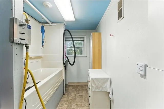 $415,000 | 2789 Post Road, Warwick, RI 02886