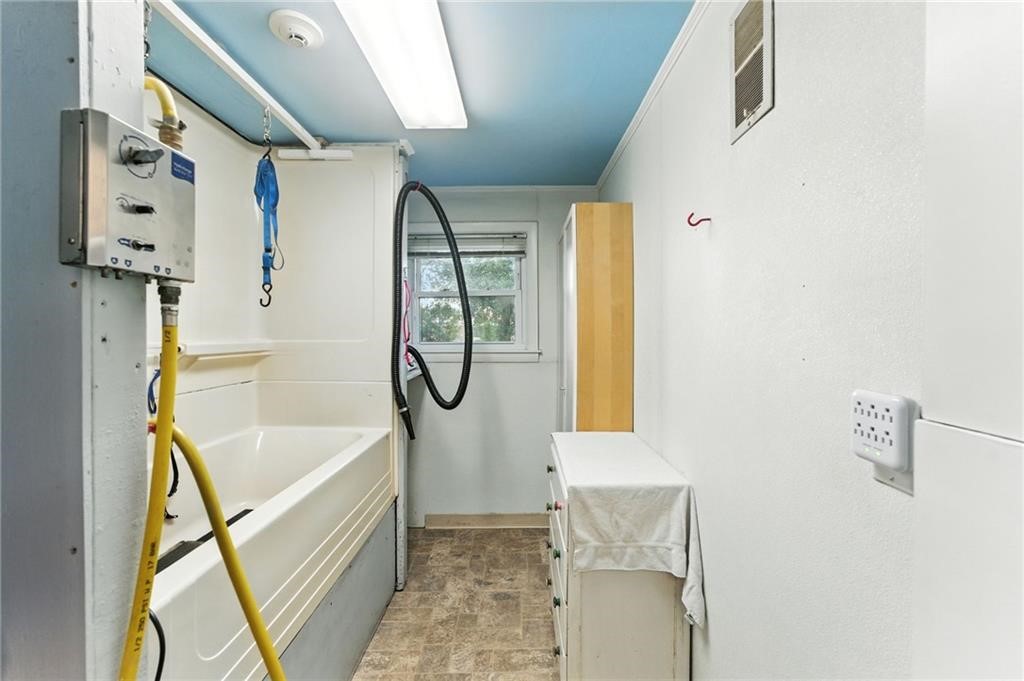 2789 Post Road Warwick, RI 02886 - Photo 9 of 30