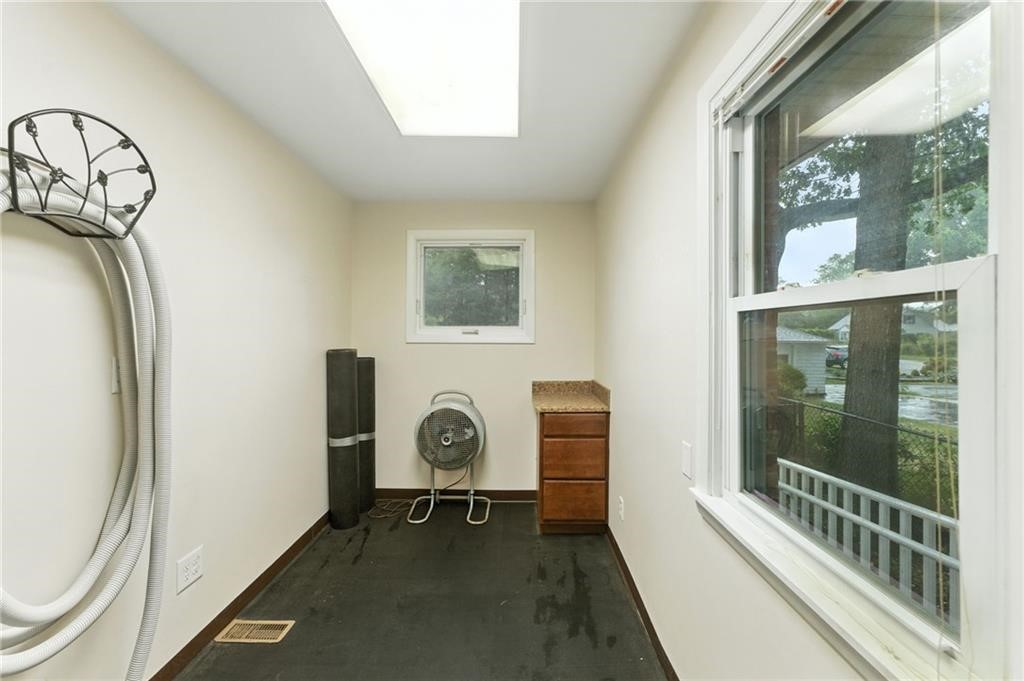 2789 Post Road Warwick, RI 02886 - Photo 10 of 30