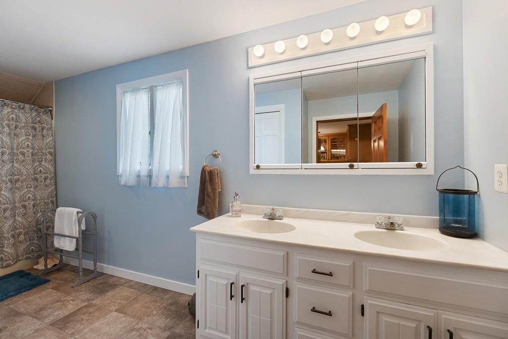 717 Reservoir Road Lunenburg, MA 01462 - Photo 23 of 41 Gallery Image 23