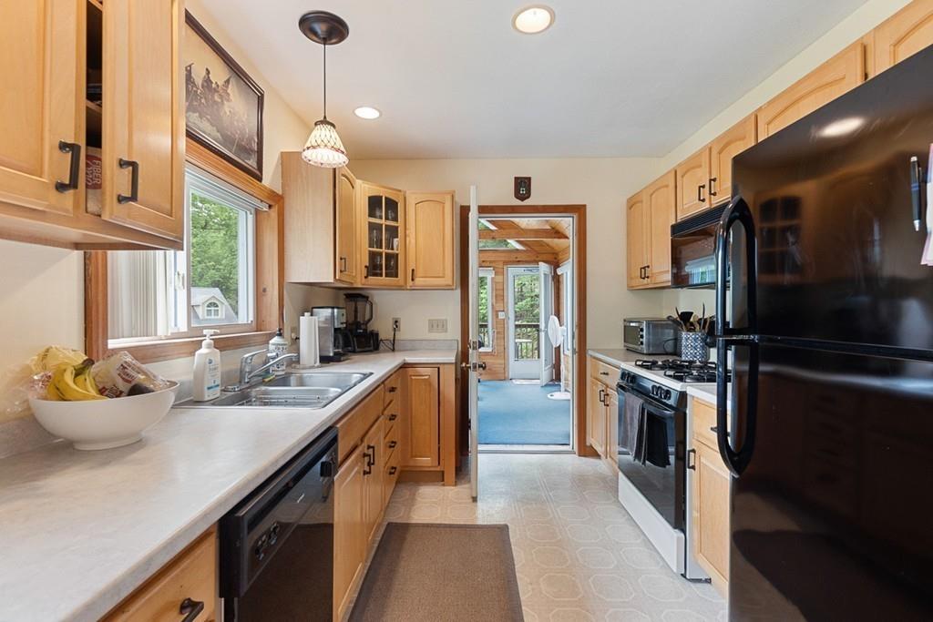 717 Reservoir Road Lunenburg, MA 01462 - Photo 28 of 41 Gallery Image 28