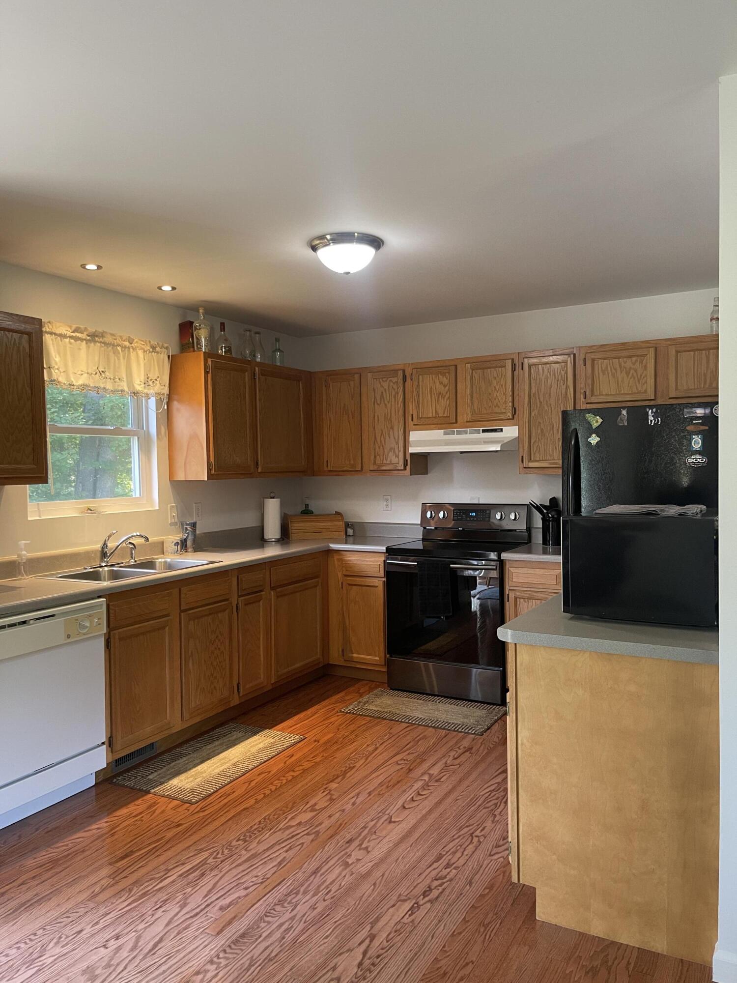 10240 Wilcox Road Onondaga, MI 49264 - Photo 1 of 51 IMG_3121