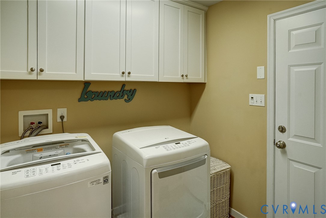 7625 Harris Field Road Mechanicsville, VA 23111 - Photo 34 of 44 Convenient Mud Room Location