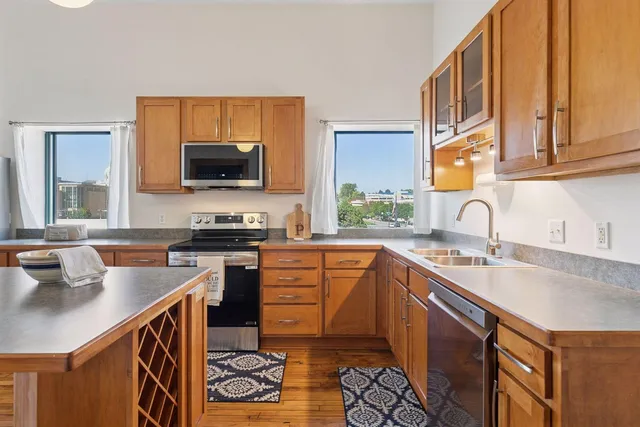 $155,000 | 523 Jackson Street, Unit 302, St. Paul, MN 55101