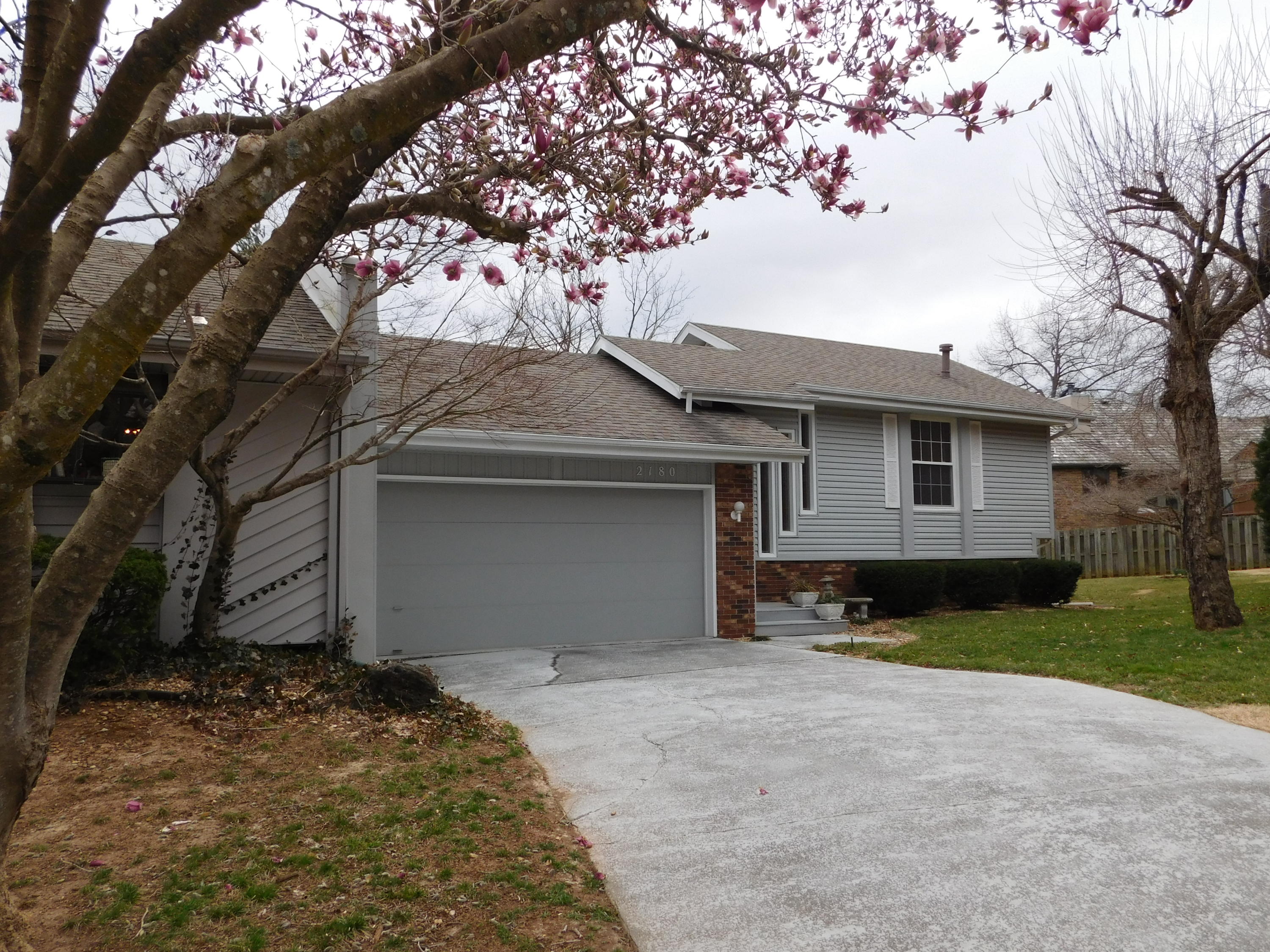 2180 East Regency Place Springfield, MO 65804 - Photo 1 of 1 001