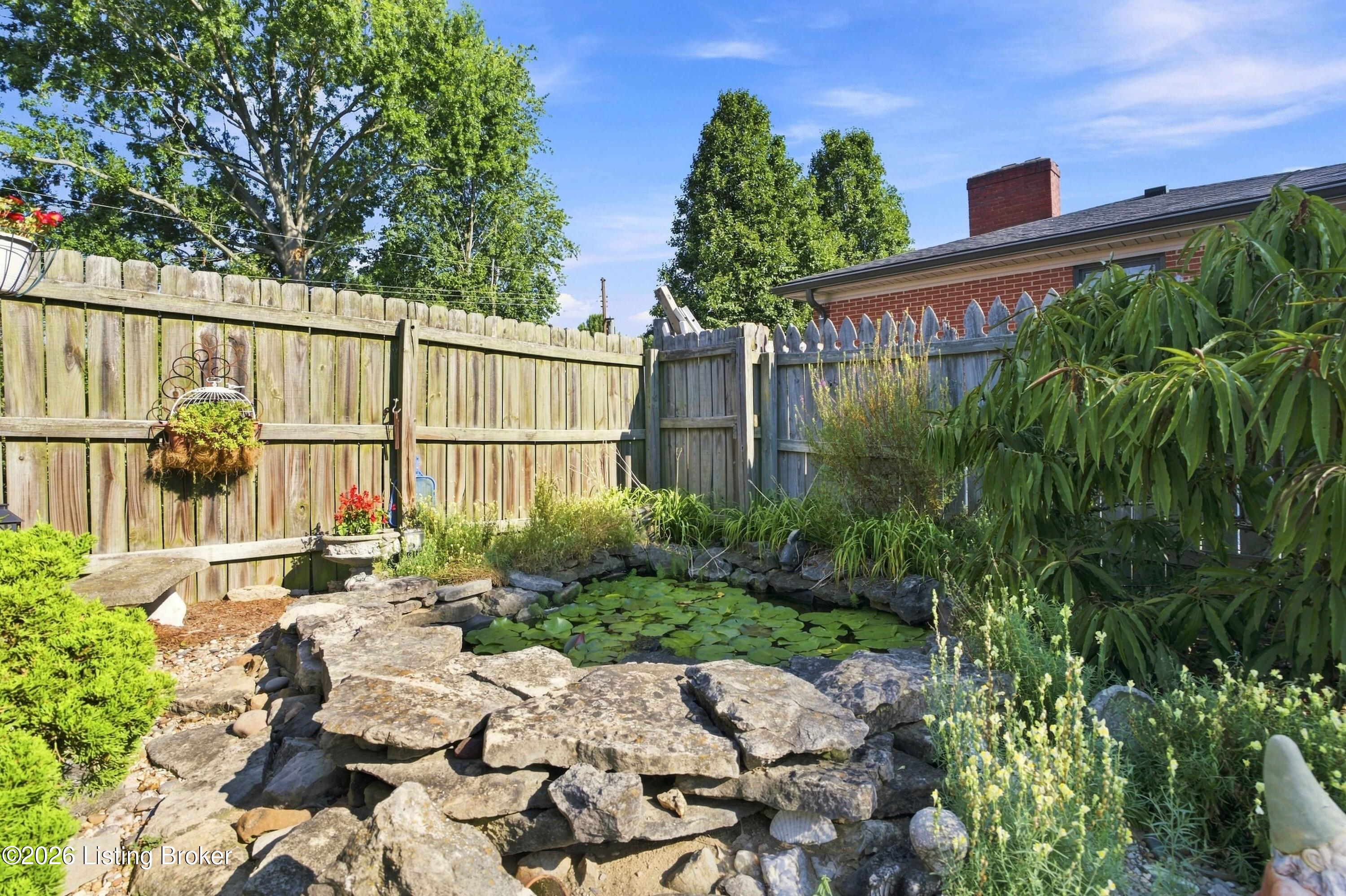 6217 Maywick Road Louisville, KY 40272 - Photo 38 of 46 DSC09477 2