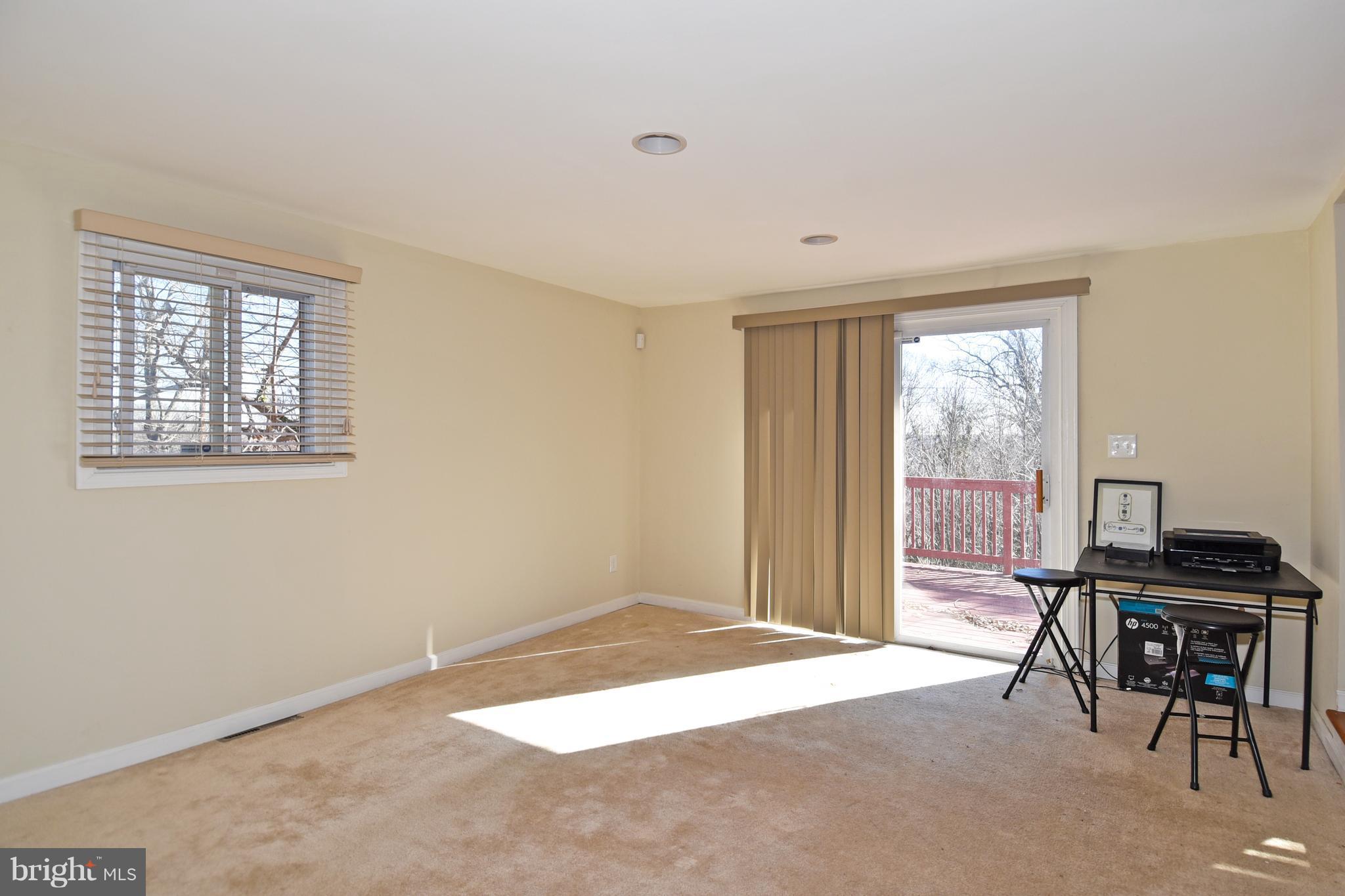 1711 Tioga Road Fort Washington, MD 20744 - Photo 22 of 30 Living Room