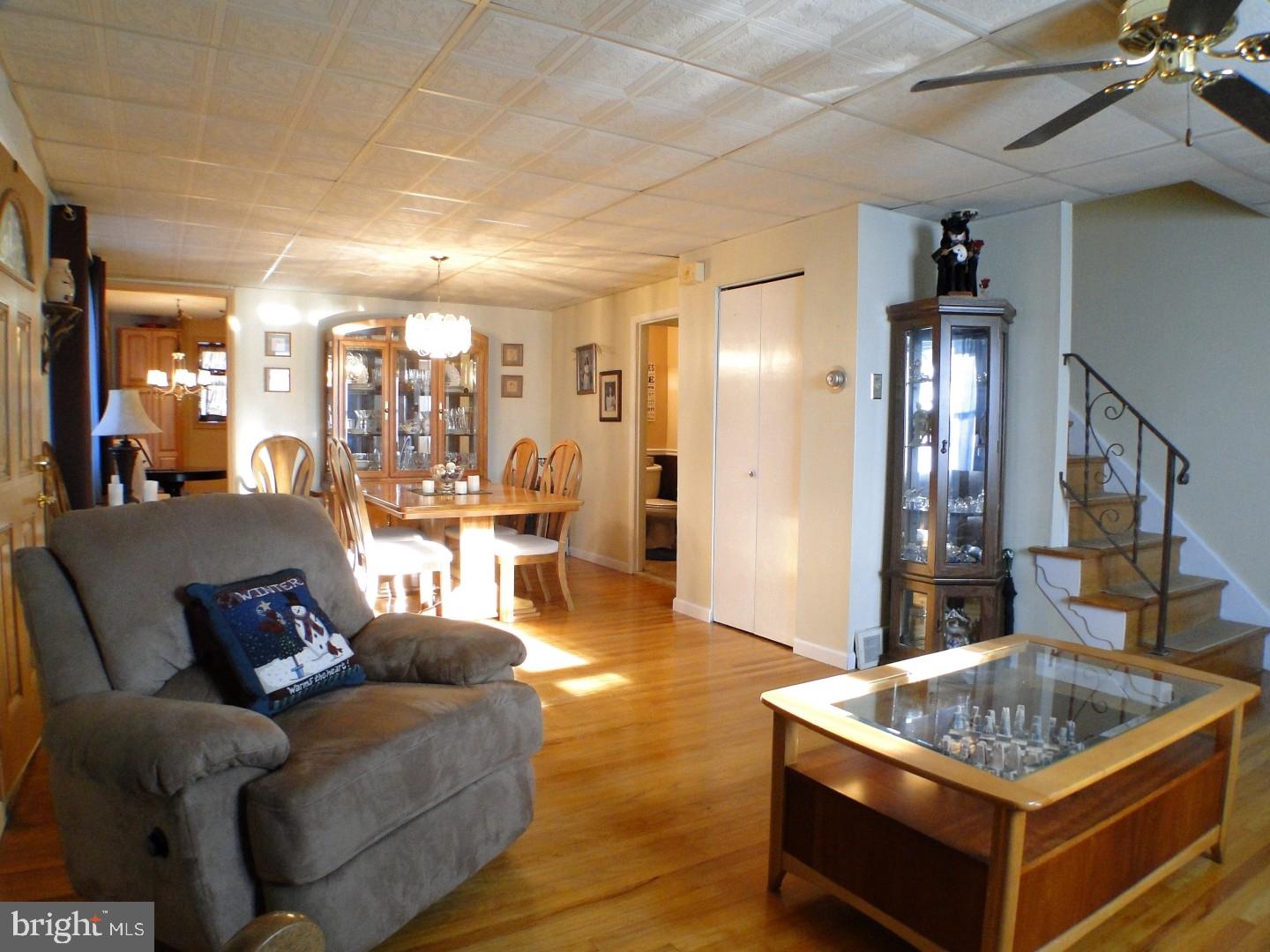 3332 Chesterfield Road Philadelphia, PA 19114 - Photo 5 of 25 Gallery Image 5