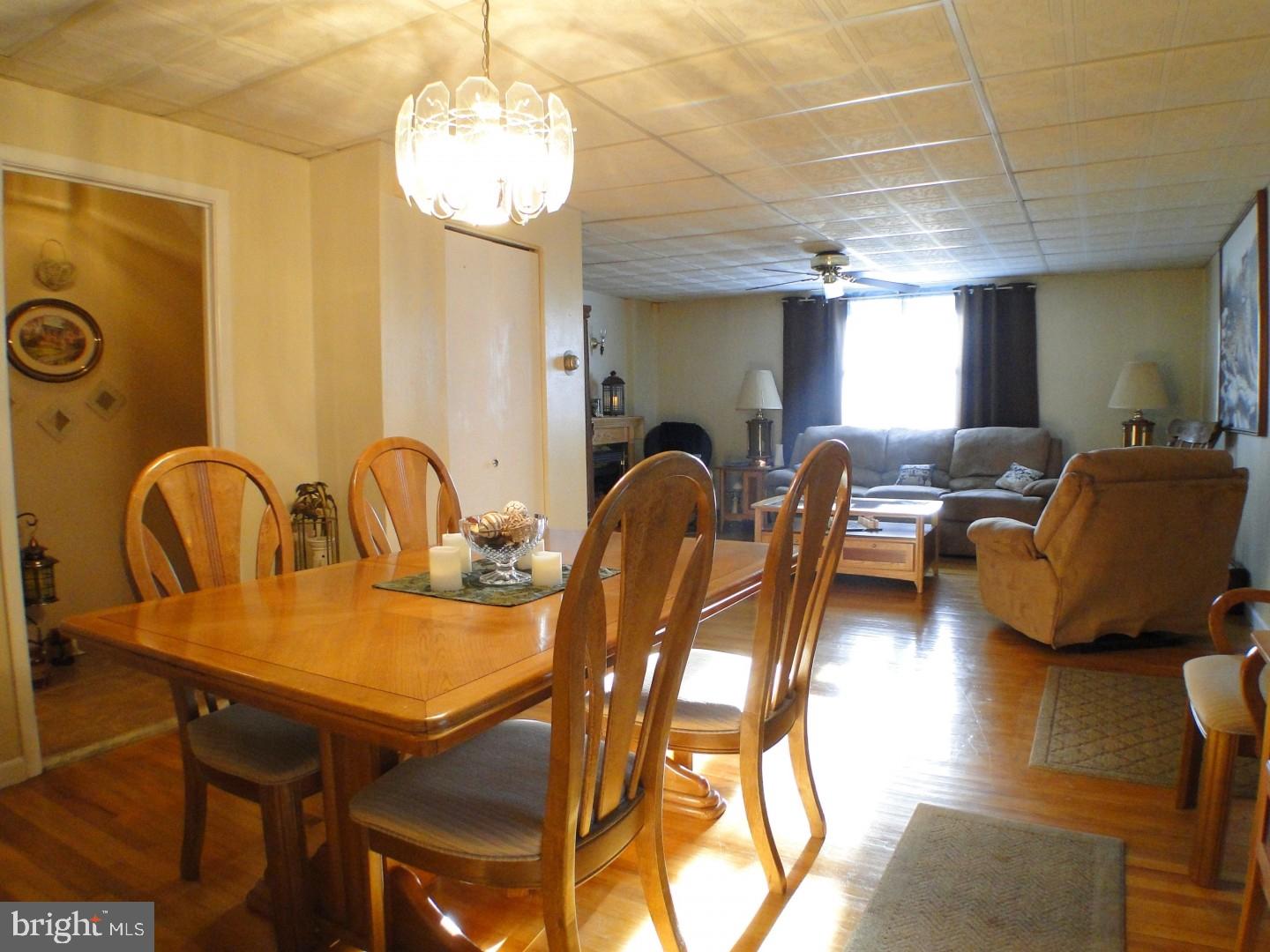 3332 Chesterfield Road Philadelphia, PA 19114 - Photo 6 of 25 Gallery Image 6