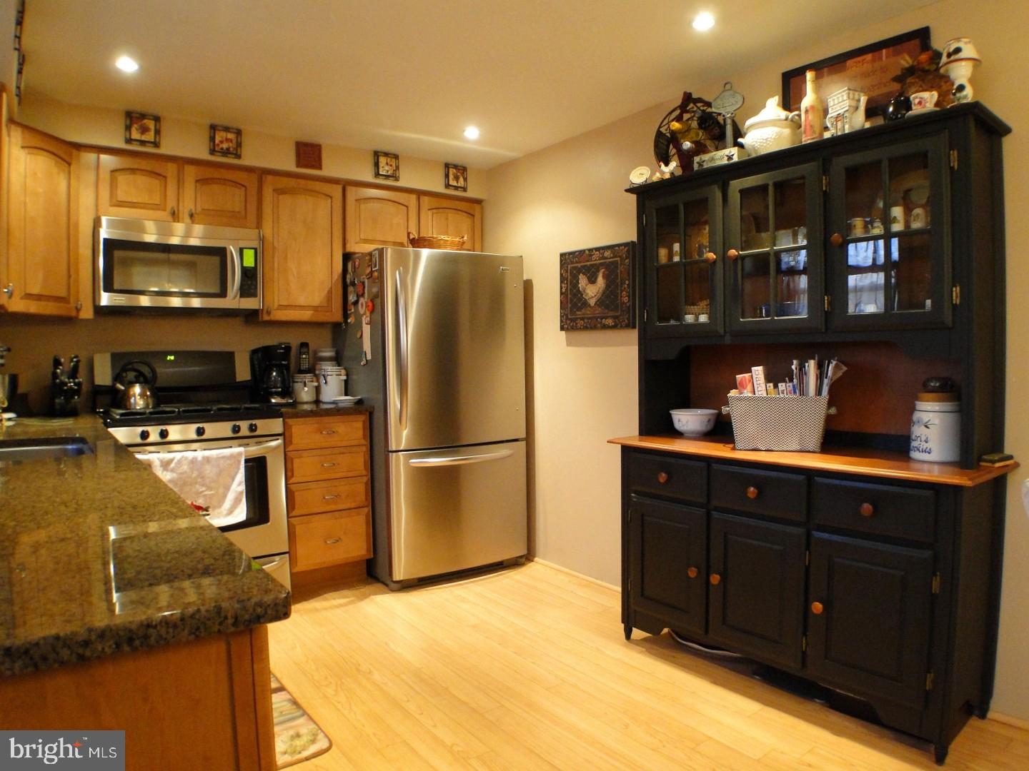 3332 Chesterfield Road Philadelphia, PA 19114 - Photo 8 of 25 Gallery Image 8