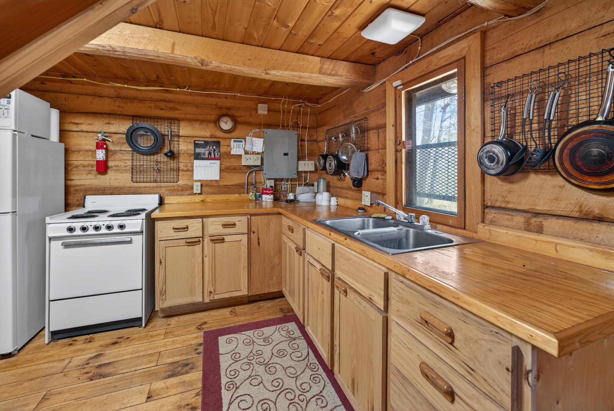 32710 Kettle River Road Hinckley, MN 55037 - Photo 12 of 39 Gallery Image 12